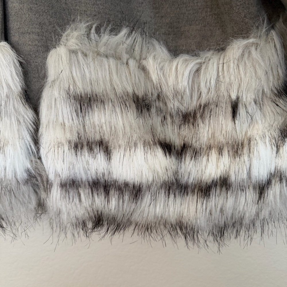Donna Salyer’s Fabulous Furs Taupe Coat with Faux Fur Trim 3X - Picture 4 of 7